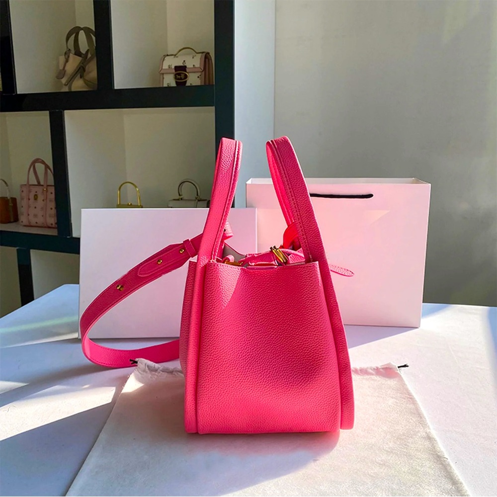 NWT Vege Purse in Hot Pink 🩷